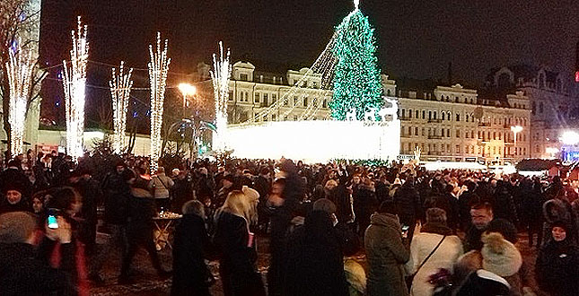 Близько 130 тисяч киян та гостей столиці зустріли Новий 2018 рік на Софійській площі (+ відео)